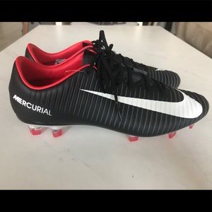 Nike Mercurial cleats NWOT
